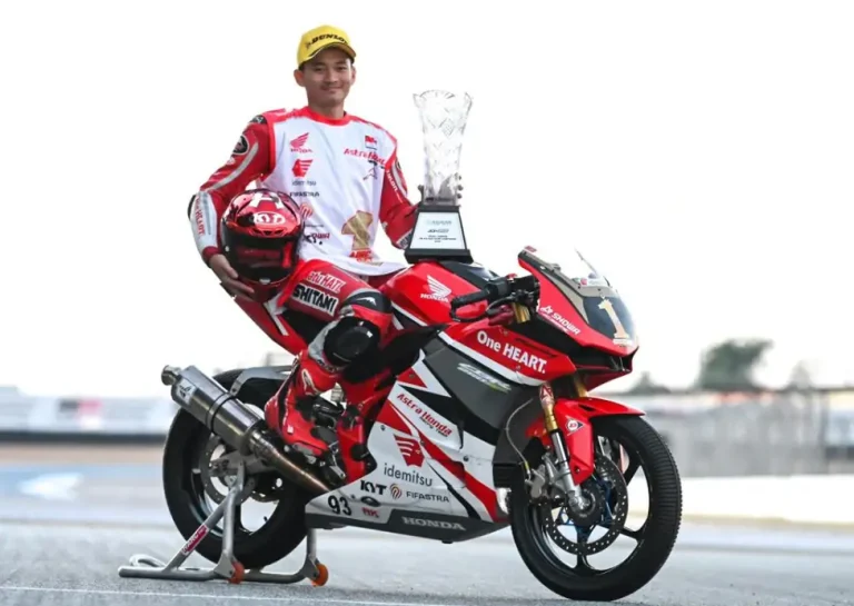 Mengandalkan Honda CBR250RR, Fadillah Arbi Aditama sukses mengunci gelar Juara Asia kelas Asia Production (AP)250 pada seri pamungkas Asia Road Racing Championship