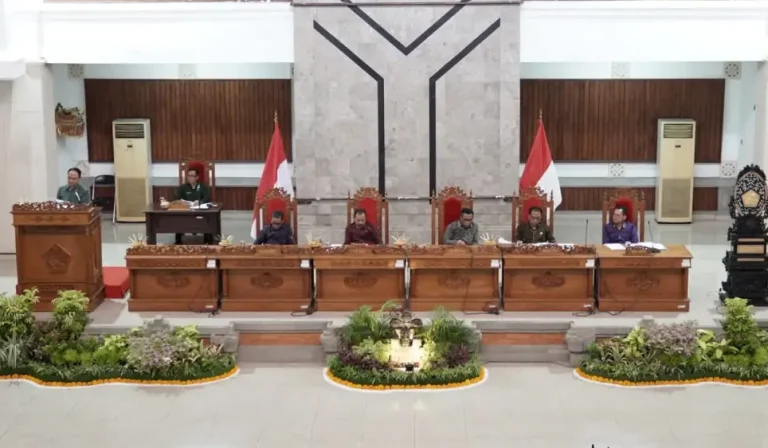 Suasana Rapat Paripurna yang berlangsung di Ruang Sidang Utama DPRD Buleleng.