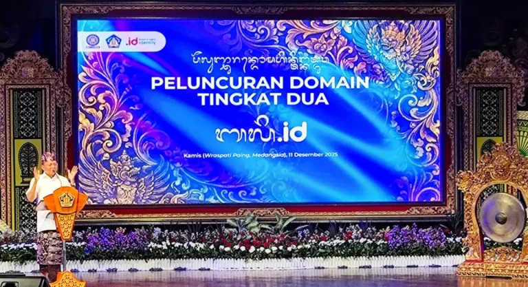Gubernur Koster saat memberikan sambutan pada peluncuran Second Level Domain bali.go.id untuk memperkuat pelestarian aksara dan identitas budaya Bali.