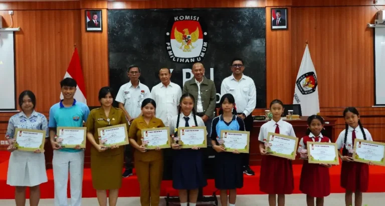 Komisi Pemilihan Umum (KPU) Kabupaten Badung menggelar penyerahan piagam penghargaan Lomba Menggambar bertema “Suara Kami untuk Badung” bagi pelajar jenjang SD, SMP, hingga SMA/SMK.