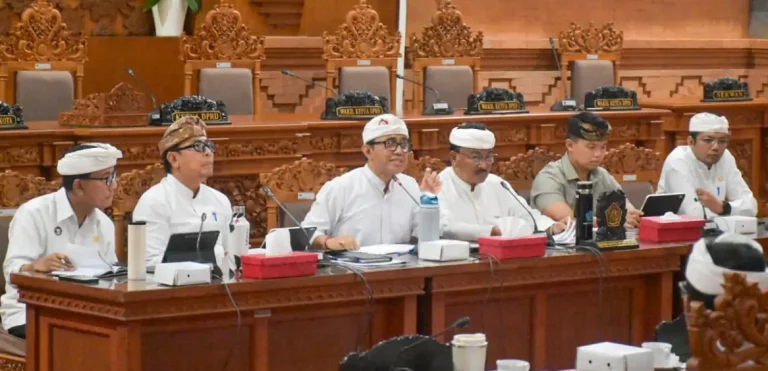 Pemerintah Kota Denpasar terus mempercepat langkah penanganan sampah sebagai bentuk komitmen menjaga lingkungan perkotaan