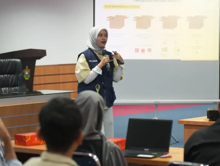 PT Astra Honda Motor (AHM) bersama jaringan main dealer sepeda motor Honda di seluruh Indonesia mengajak anak muda menerapkan praktik decluttering