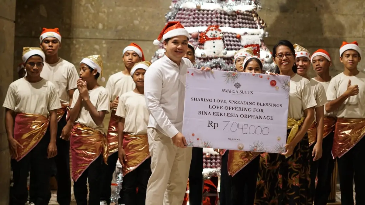 Swarga Suites Bali Berawa menggalang donasi sebagai bentuk kepedulian sosial. Donasi yang terkumpul mencapai sekitar Rp7.049.000 dan diserahkan langsung oleh General Manager Swarga Suites Bali Berawa, Steven Tarigan, kepada pendiri Panti Asuhan Bina Ekklesia, Ketut Sion Kariningsi.