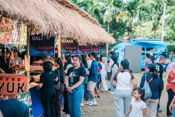 Denpasar Festival ke-18 Tahun 2025 berhasil mencatat transaksi Rp6,2 miliar dengan lebih dari 75 ribu pengunjung, menghadirkan UMKM, seni, dan kuliner, serta menerapkan pengelolaan sampah terintegrasi.