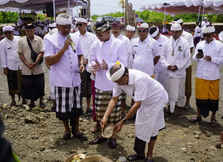 Puncak Upacara Tawur Agung Labuh Gentuh digelar di kawasan Pusat Kebudayaan Bali (PKB), Desa Gunaksa, Senin 29 Desember 2025.