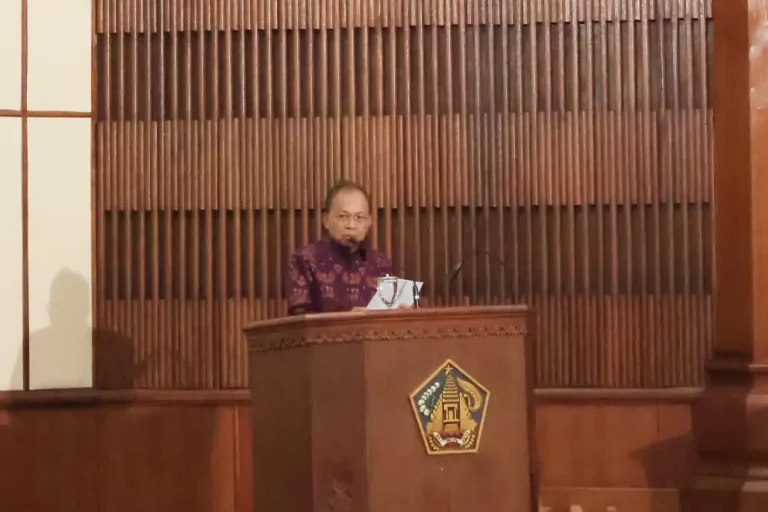 Gubernur Wayan Koster menegaskan keenam Perda yang disahkan DPRD Provinsi Bali menjadi landasan penting untuk menjaga keberlanjutan lingkungan, sosial, dan ekonomi Bali serta mendukung Haluan Pembangunan Bali 100 Tahun.