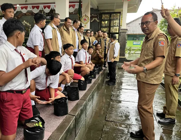 Kabupaten Buleleng ditetapkan sebagai daerah percontohan pelaksanaan Gerakan Menanam dalam rangka Ketahanan Pangan Berbasis Sekolah di Provinsi Bali.