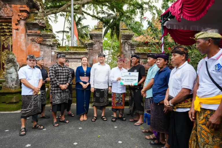 Penyerahan Bantuan Sosial menjelang Hari Raya Keagamaan selama Tahun 2025 tekan angka inflasi daerah Kabupaten Badung.