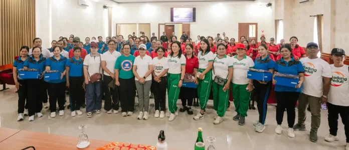 Ketua TP. PKK Kabupaten Badung, Nyonya Rasniati Adi Arnawa, melakukan Temu Wirasa dengan PKK dan Kader Posyandu Desa Sibanggede di Ruang Rapat Kantor Desa Sibanggede, Abiansemal, Badung, Minggu (11/1).