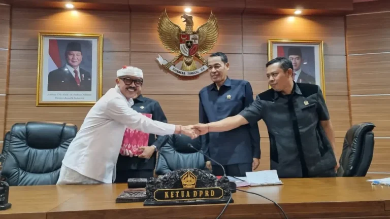 Pemkab Bangli Ajukan Dua Ranperda Strategis, Perkuat Ekonomi Kerakyatan dan Layanan Publik