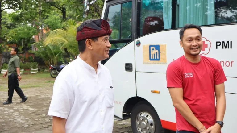 Wabup Supriatna menegaskan aksi donor darah Hari Desa Nasional 2026 sebagai komitmen pemerintah daerah dalam memperkuat kepedulian sosial dan pembangunan desa.