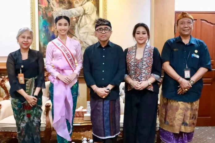 Wali Kota Denpasar, I Gusti Ngurah Jaya Negara, memberikan apresiasi sekaligus dukungan penuh kepada Ida Ayu Gde Kiara Sashikirana Rai atau Sashi Kirana, Puteri Anak Indonesia Pariwisata 2025, yang akan mewakili Kota Denpasar dan Indonesia dalam Asia Youth International Model United Nations (AYIMUN) Kuala Lumpur 2026.