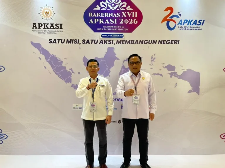 Bupati Klungkung, I Made Satria, mengikuti dengan seksama hari kedua Rakernas APKASI 2026 di Batam untuk menambah wawasan, memperluas jaringan kerja, dan mendukung implementasi program visi-misi Kabupaten Klungkung.