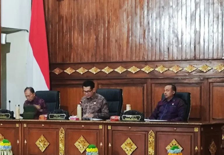 DPRD Provinsi Bali kembali menunjukkan peran strategisnya dalam fungsi legislasi dan pengawasan melalui Rapat Paripurna ke-24 yang digelar Selasa 20 Januari 2026.