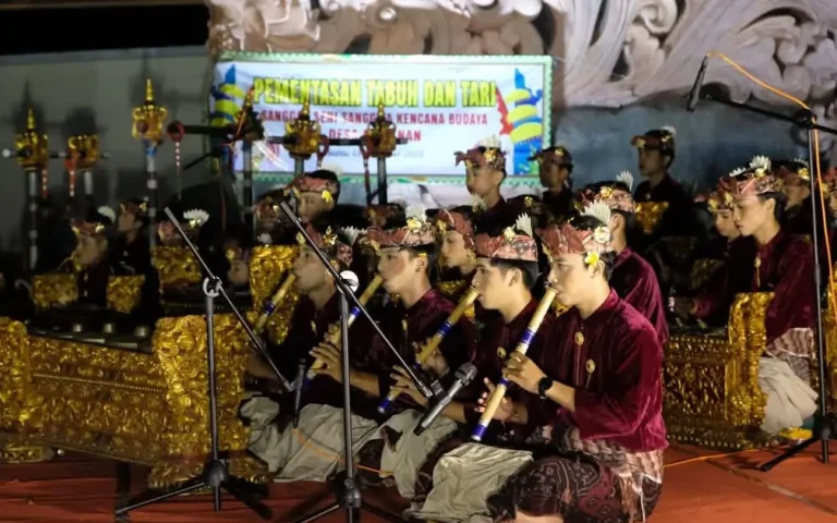 Pada tahun 2026, Dinas Kebudayaan Kabupaten Buleleng kembali membuka panggung ekspresi seni rutin setiap akhir pekan di RTH Taman Bung Karno