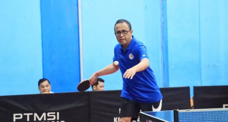 Walikota Denpasar, I Gusti Ngurah Jaya Negara dalam kesempatan membuka Turnamen Tenis Meja Proton Cup IV Tahun 2026 yang diselenggarakan oleh RSUP Prof. dr. I.G.N.G Ngoerah di GOR PTMSI Denpasar, Kawasan Graha Yowana Suci, Minggu (25/1).
