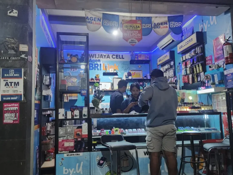 Dari toko pulsa sederhana, Agen BRILink Wijaya Group kini menjadi andalan layanan keuangan masyarakat sekitar di Tabanan.