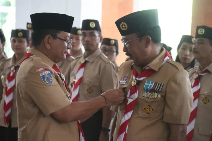 Bupati Buleleng Nyoman Sutjidra dikukuhkan sebagai Ketua Mabicab Gerakan Pramuka Buleleng pada pelantikan kepengurusan masa bakti 2025–2030.