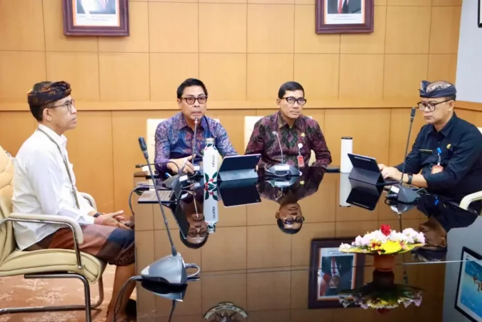 Wakil Walikota Denpasar, I Kadek Agus Arya Wibawa membuka secara resmi Forum Konsultasi Publik (FKP) Rencana Awal Rencana Kerja Pemerintah Daerah (RKPD) Kota Denpasar Tahun 2027 yang digelar secara daring dan luring dari Kantor Walikota Denpasar, Jumat (30/1/2026).