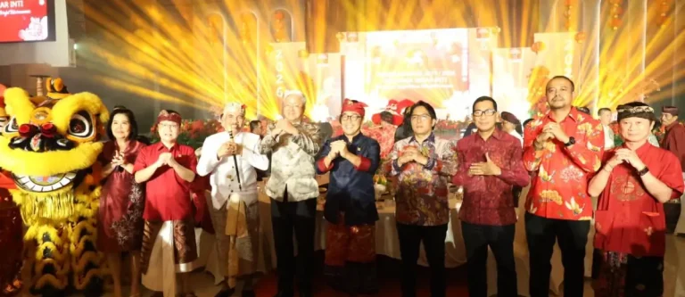 Suasana hangat dan penuh kebersamaan mewarnai perayaan Tahun Baru Imlek 2577/2026 yang digelar Keluarga Besar INTI Bali di Hongkong Garden Restaurant, Denpasar, Jumat 20 Februari 2026 malam.