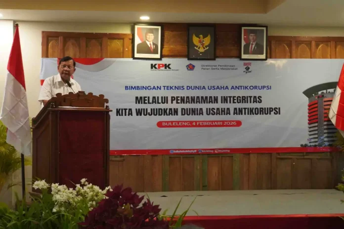 Bupati Buleleng I Nyoman Sutjidra membuka Bimtek Dunia Usaha Antikorupsi sebagai upaya memperkuat peran pelaku usaha dalam pencegahan KKN dan penerapan tata kelola usaha yang berintegritas. Bupati Buleleng I Nyoman Sutjidra membuka Bimtek Dunia Usaha Antikorupsi sebagai upaya memperkuat peran pelaku usaha dalam pencegahan KKN dan penerapan tata kelola usaha yang berintegritas.
