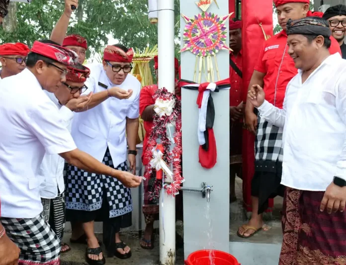 Bupati Tabanan, I Komang Gede Sanjaya meresmikan tower air bersih Beji Abianlalang di Banjar Abianlalang, Desa Wanasari, Kecamatan Tabanan, Selasa 17 Februari 2026.