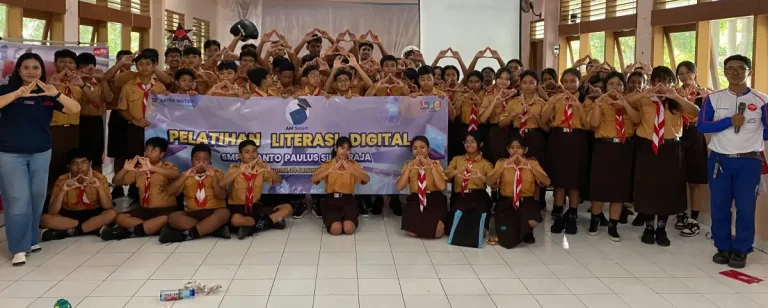 Astra Motor Bali menggelar edukasi safety riding dan pelatihan literasi digital bagi pelajar di Singaraja guna membentuk generasi muda yang sadar keselamatan dan cakap bermedia digital.