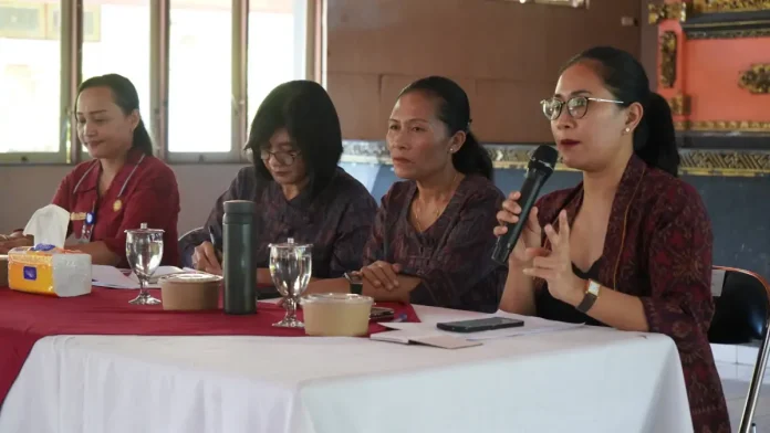 Ketua Umum GOW Buleleng, Ny. Hermawati Supriatna, mengajak seluruh pengurus menyusun program kerja berisi kegiatan positif dan edukatif guna meningkatkan kekompakan anggota serta menambah wawasan melalui berbagai sosialisasi.