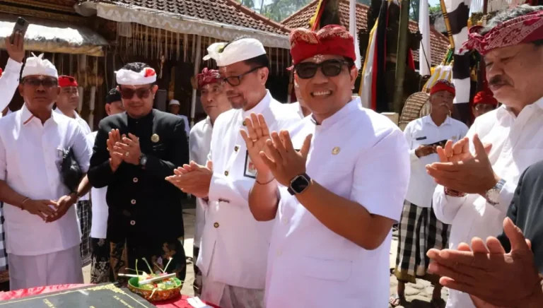 Bupati Tabanan I Komang Gede Sanjaya menghadiri undangan Uleman Karya Agung Mamungkah, Ngenteg Linggih, Padudusan Agung lan Tawur Balik Sumpah di Pura Manik Toya, Banjar Adat Umadiwang, Desa Batannyuh, Kecamatan Marga, Kamis 5 Februari 2026.