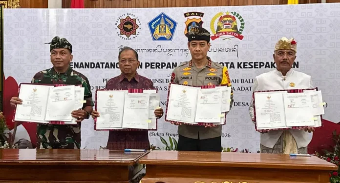 Pemerintah Provinsi Bali terus memperkuat Sistem Pengamanan Lingkungan Terpadu Berbasis Desa Adat (Sipandu Beradat) sebagai upaya menjaga stabilitas keamanan dan ketertiban masyarakat berbasis kearifan lokal.