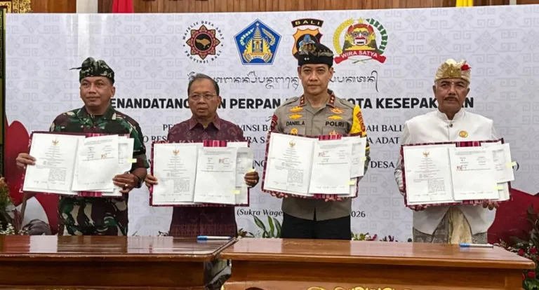 Pemerintah Provinsi Bali terus memperkuat Sistem Pengamanan Lingkungan Terpadu Berbasis Desa Adat (Sipandu Beradat) sebagai upaya menjaga stabilitas keamanan dan ketertiban masyarakat berbasis kearifan lokal.
