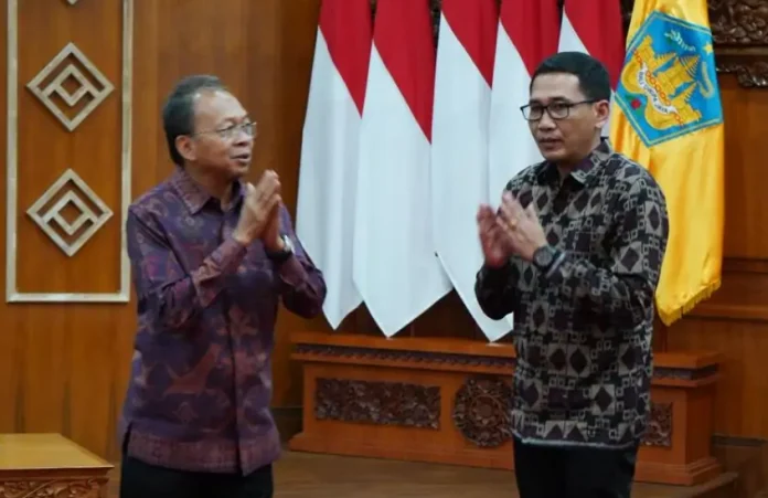 Gubernur Bali Wayan Koster menerima kunjungan Kepala Badan Pusat Statistik (BPS) Provinsi Bali Agus Gede Hendrayana Hermawan di Gedung Kertha Sabha, Rumah Jabatan Gubernur Bali, Denpasar, Jumat 6 Februari 2026.