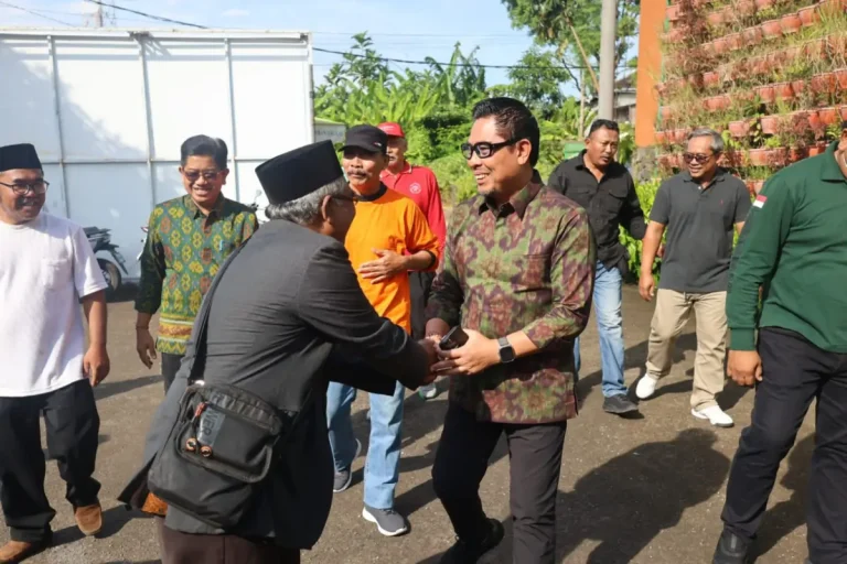 Wakil Wali Kota Denpasar I Kadek Agus Arya Wibawa membuka Workshop “Pengelolaan Sampah Ramadhan Berkah Tanpa Sampah” untuk mendorong pengelolaan sampah berbasis sumber di Kota Denpasar.