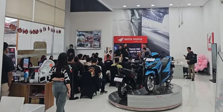 Astra Motor Bali menyelenggarakan Honda Vario 125 Community Gathering untuk memperkuat ikatan komunitas, mempromosikan New Honda Vario 125, dan menanamkan budaya keselamatan berkendara.