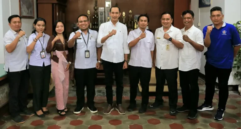 Wabup Tjokorda Gde Surya Putra menerima pengurus Akuatik Indonesia Kabupaten Klungkung untuk membahas persiapan Kejurda Akuatik Provinsi Bali 2026 dan menyatakan dukungan agar atlet lokal meraih prestasi terbaik.