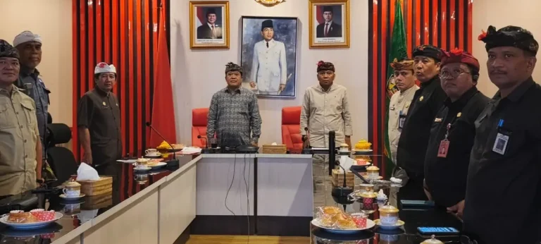 Bupati Bangli Sang Nyoman Sedana Arta mengikuti entry meeting pemeriksaan LKPD 2025 secara hybrid dan menginstruksikan jajaran perangkat daerah kooperatif sesuai arahan Wamenpari dan BPK RI.