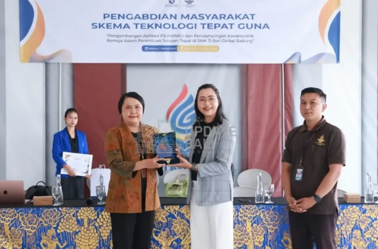 ITB STIKOM Bali kembali menunjukkan komitmennya dalam pelaksanaan Tri Dharma Perguruan Tinggi melalui kegiatan pengabdian kepada masyarakat yang menitikberatkan pada pemanfaatan teknologi pendidikan.