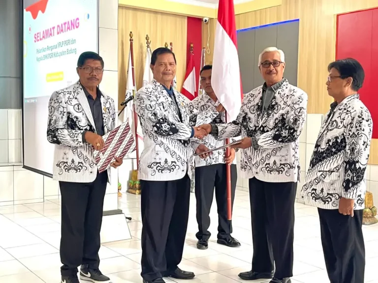Kepala SMK PGRI 2 Badung, Drs. I Gusti Ketut Sukadana, M.Pd