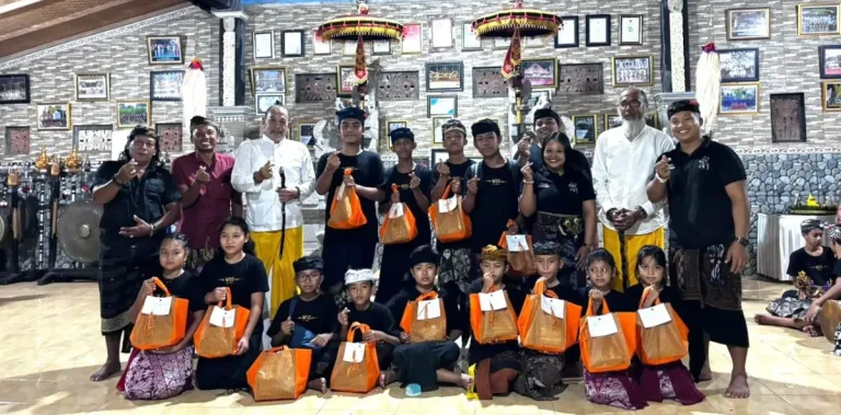 Yayasan Seni Wahyu Semara Shanti merayakan ulang tahunnya ke-11 dengan bakti sosial, menyalurkan paket sembako dan menegaskan komitmen pada seni dan generasi muda berempati.