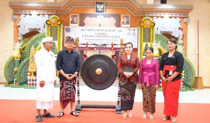 Wakil Wali Kota Denpasar, I Kadek Agus Arya Wibawa, membuka Utsawa Dharma Gita bagi penyandang disabilitas untuk merayakan HUT ke-238 kota sekaligus mendorong partisipasi dan pelestarian budaya Bali.