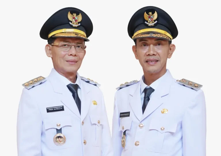 Memasuki satu tahun kepemimpinan, Bupati Klungkung, I Made Satria, bersama Wakil Bupati Tjokorda Gde Surya Putra, menekankan pembangunan untuk meningkatkan kesejahteraan masyarakat dan melestarikan budaya.