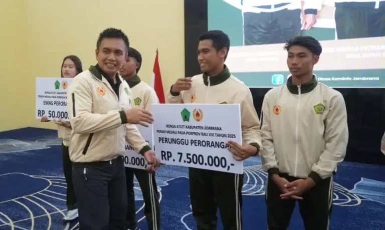 Pemerintah Kabupaten Jembrana memberikan penghargaan berupa bonus kepada atlet dan pelatih pada ajang Pekan Olahraga Provinsi Bali XVI