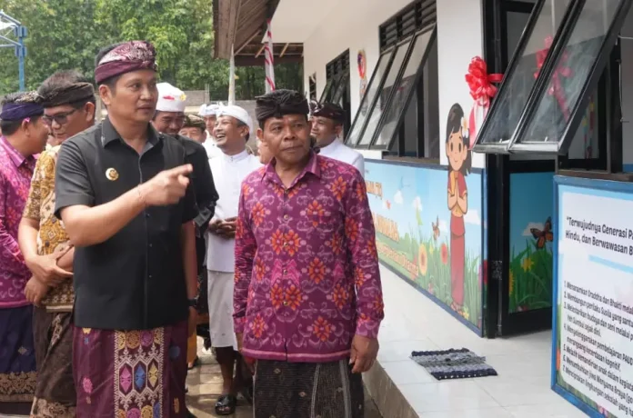 Komitmen membangun pendidikan karakter sejak usia dini kembali ditegaskan Pemerintah Kabupaten Jembrana melalui peresmian Pratama Widyalaya (PW) Paramartha Widya Kumara di Desa Yeh Sumbul, Kecamatan Mendoyo, Sabtu 21 Februari 2026.