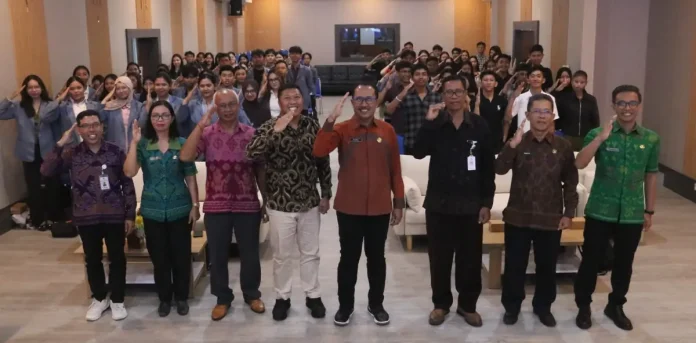 Sekda Buleleng, Gede Suyasa, mengajak generasi muda memperkuat wawasan kebangsaan dan memahami empat pilar kebangsaan di tengah derasnya arus digitalisasi dan ancaman perubahan ideologi.