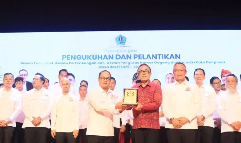 Wali Kota Denpasar, I Gusti Ngurah Jaya Negara dalam kesempatan menghadiri Pengukuhan dan Pelantikan Dewan Penasihat, Dewan Pertimbangan, serta Dewan Pengurus KADIN Kota Denpasar masa bakti 2025–2030, Selasa (24/2/2026), bertempat di Ruang Taksu Dharma Negara Alaya.