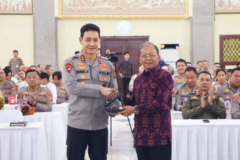 Gubernur Koster Ajak Polda Bali Tangani Wisman Nakal, Narkoba, dan Judi Online untuk Jaga Pariwisata