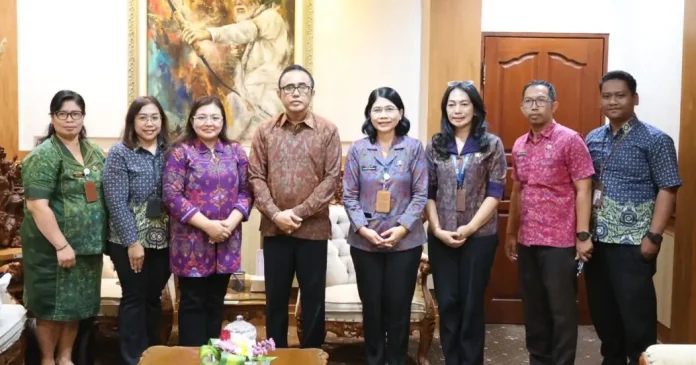 Pemerintah Kota Denpasar menindaklanjuti Instruksi Presiden Nomor 4 Tahun 2025 terkait penonaktifan kepesertaan BPJS Kesehatan, dengan mengupayakan pengaktifan kembali bagi masyarakat penerima Penerima Bantuan Iuran (PBI) Jaminan Kesehatan (JK).