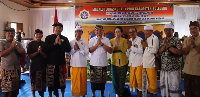 Bupati I Nyoman Sutjidra mengajak pengurus Persatuan Hindu Dharma Indonesia (PHDI) Buleleng untuk meningkatkan pengabdian, kualitas pelayanan, dan peran strategis mereka dalam mengayomi umat Hindu di seluruh wilayah Buleleng.