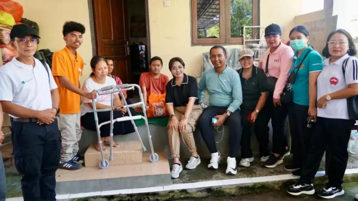 Ketua K3S Kabupaten Badung, Nyonya Rasniathi Adi Arnawa, menggelar aksi sosial 