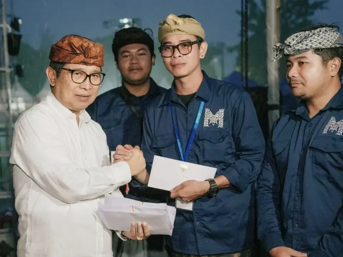 Bupati Wayan Adi Arnawa hadir saat acara Mambal Cultural Festival 2026 di Lapangan Serma Anom Puspa, Desa Mambal, Kecamatan Abiansemal, Minggu (15/3/2026).